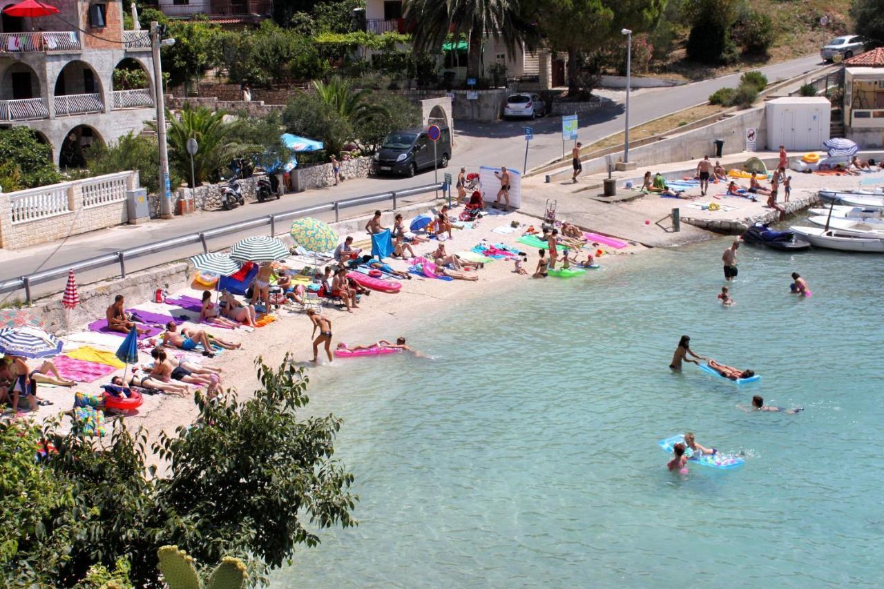 Family Friendly Apartments With A Swimming Pool Businci, Ciovo - 11232 تروغير المظهر الخارجي الصورة
