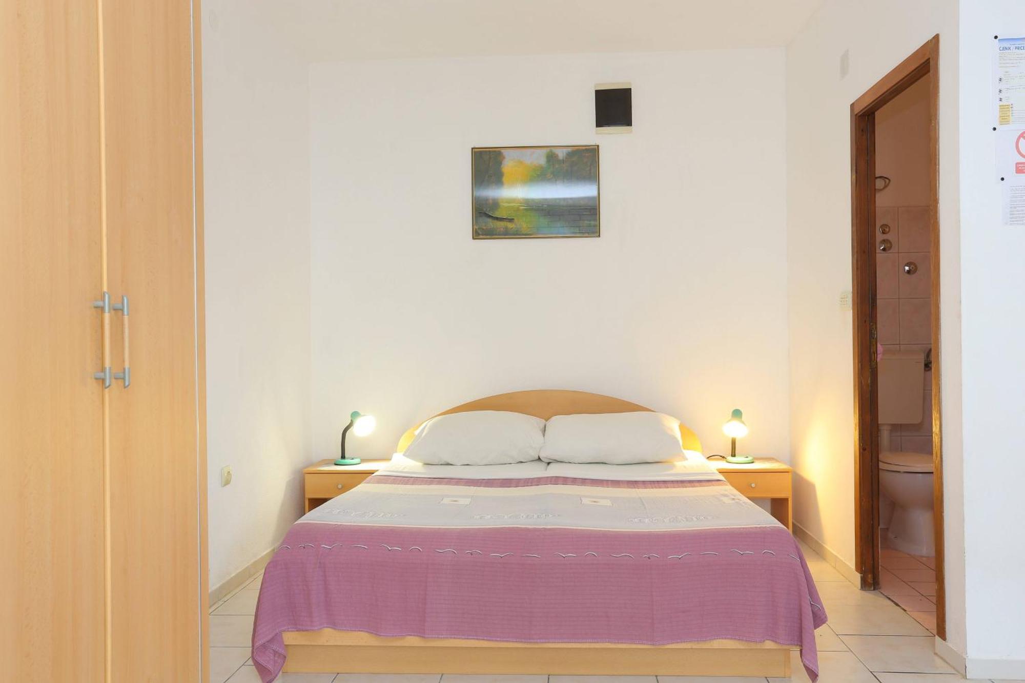 Family Friendly Apartments With A Swimming Pool Businci, Ciovo - 11232 تروغير الغرفة الصورة