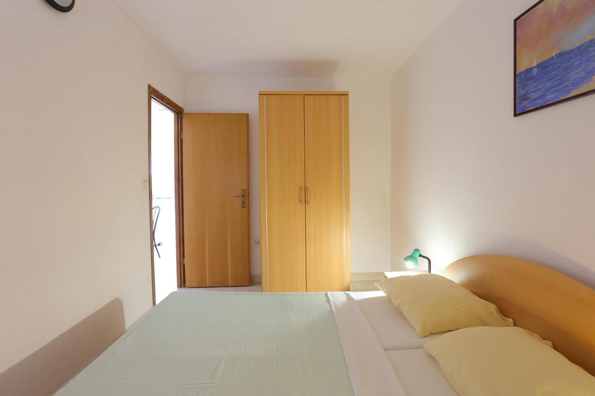 Family Friendly Apartments With A Swimming Pool Businci, Ciovo - 11232 تروغير الغرفة الصورة