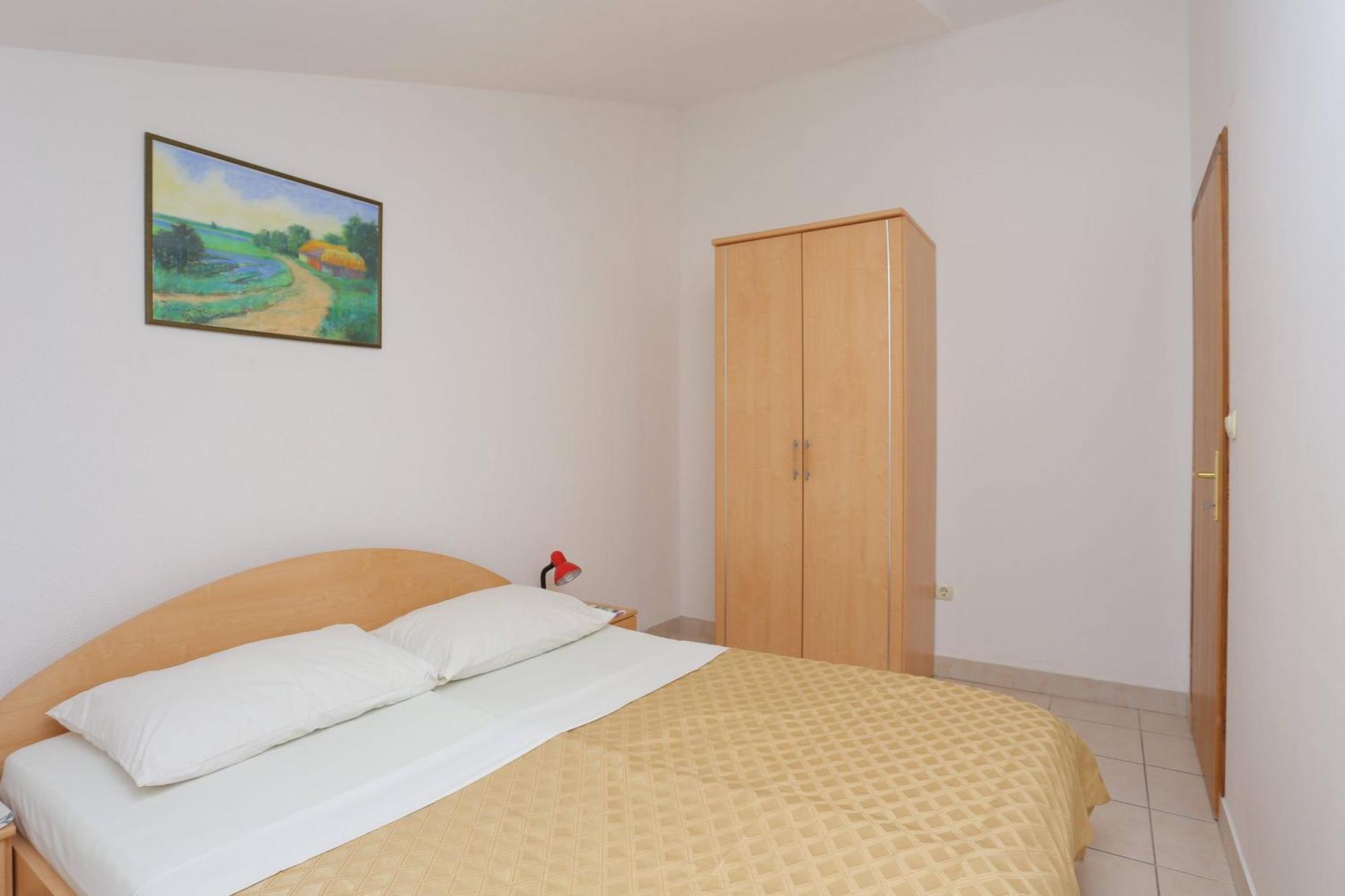 Family Friendly Apartments With A Swimming Pool Businci, Ciovo - 11232 تروغير الغرفة الصورة