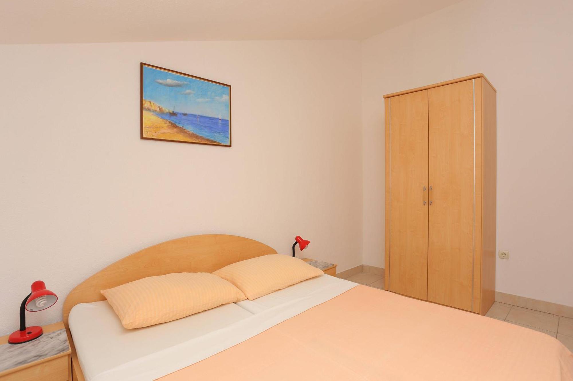 Family Friendly Apartments With A Swimming Pool Businci, Ciovo - 11232 تروغير الغرفة الصورة