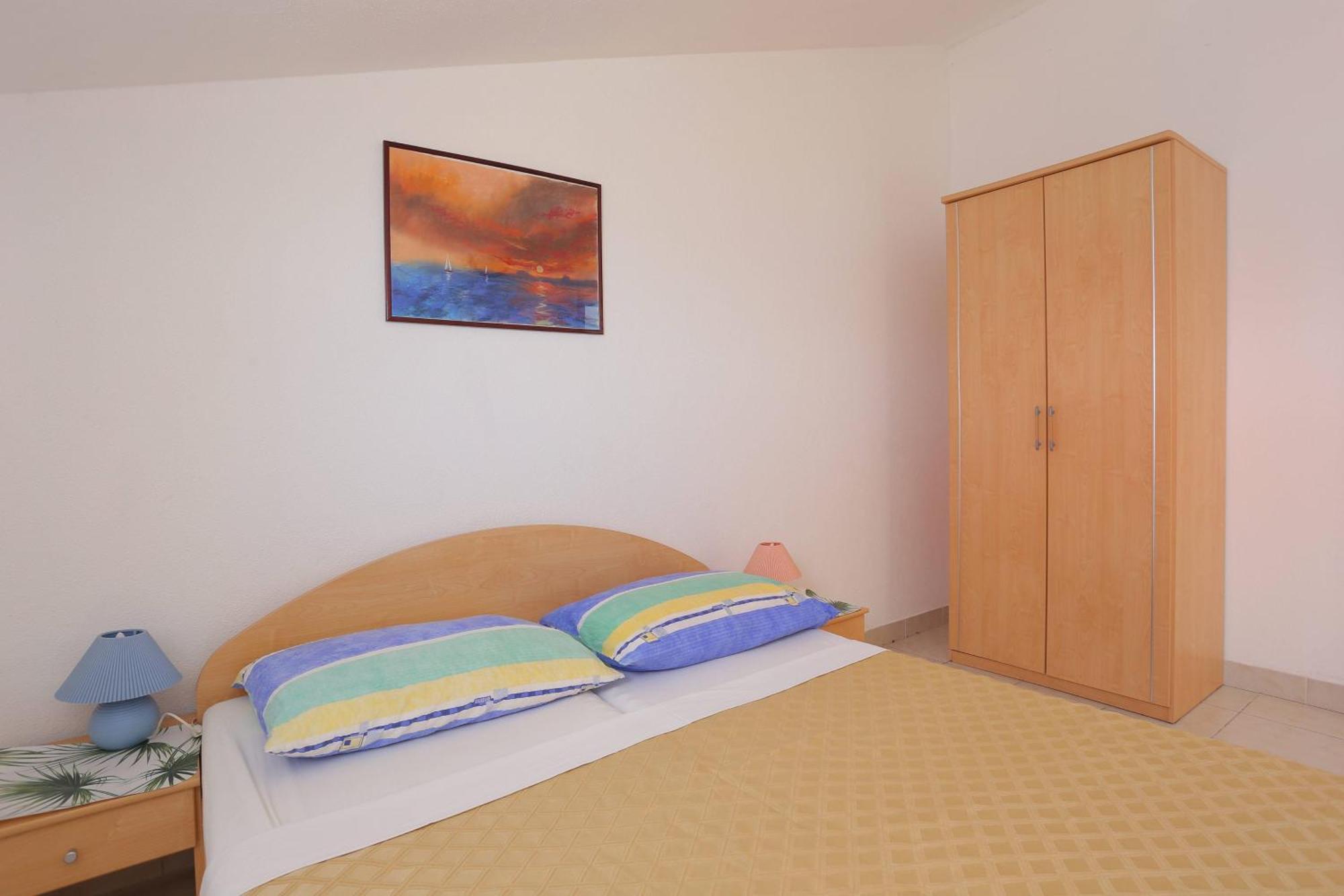 Family Friendly Apartments With A Swimming Pool Businci, Ciovo - 11232 تروغير الغرفة الصورة