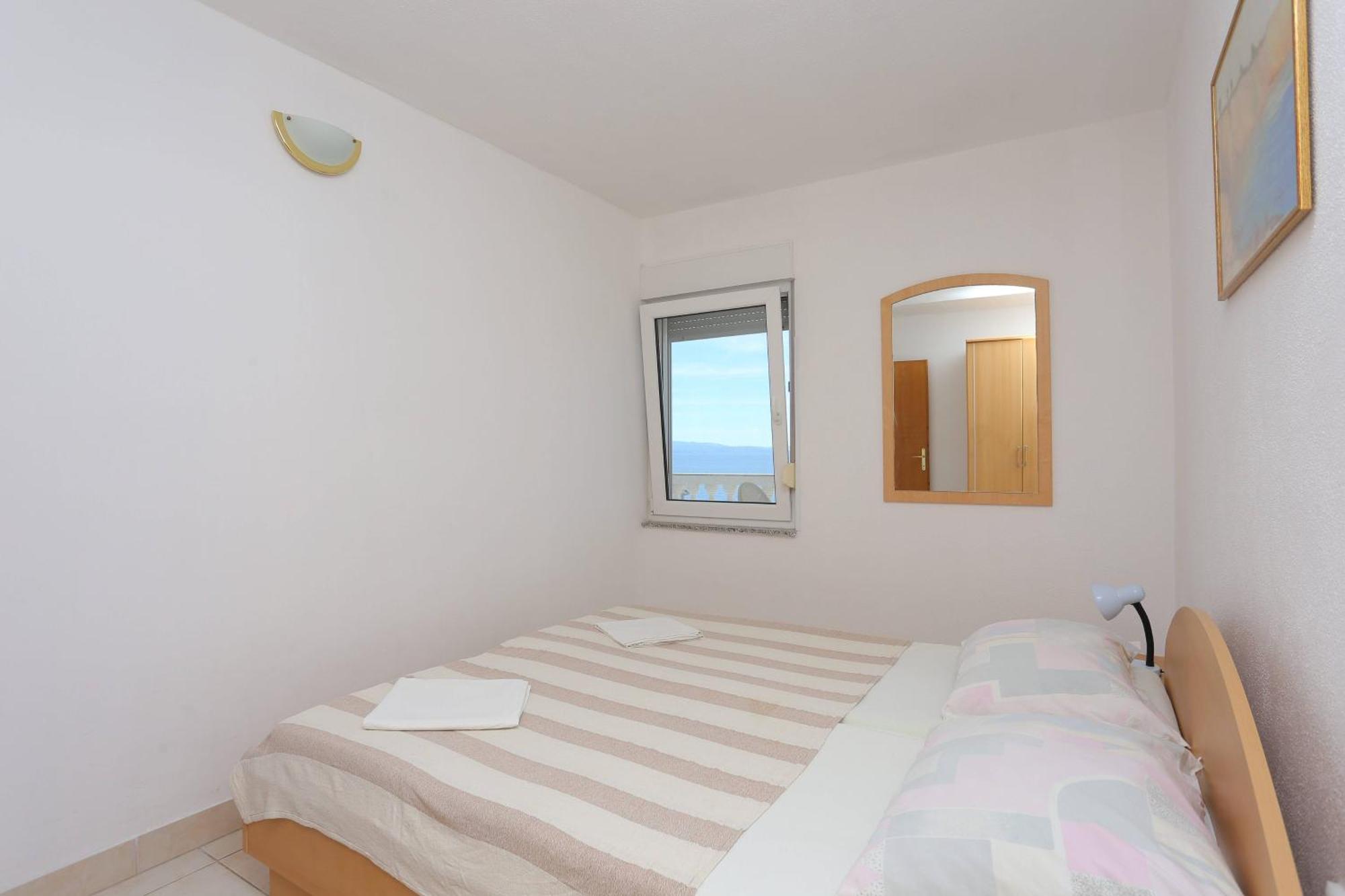 Family Friendly Apartments With A Swimming Pool Businci, Ciovo - 11232 تروغير الغرفة الصورة