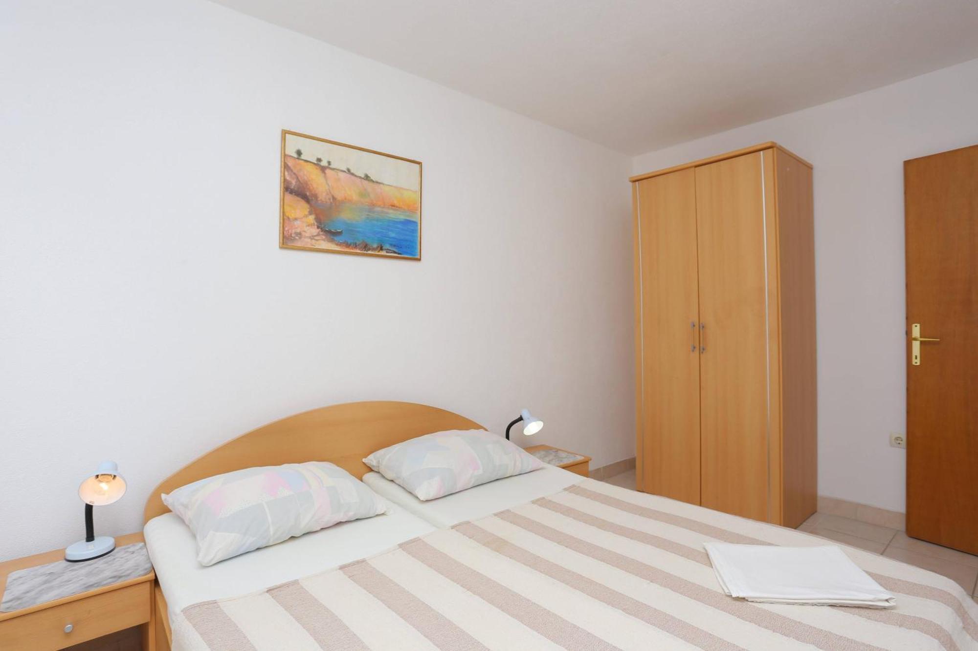 Family Friendly Apartments With A Swimming Pool Businci, Ciovo - 11232 تروغير الغرفة الصورة