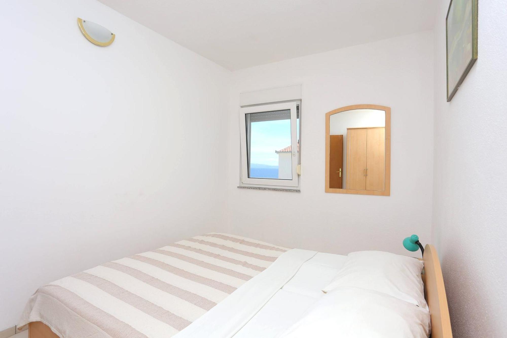 Family Friendly Apartments With A Swimming Pool Businci, Ciovo - 11232 تروغير الغرفة الصورة