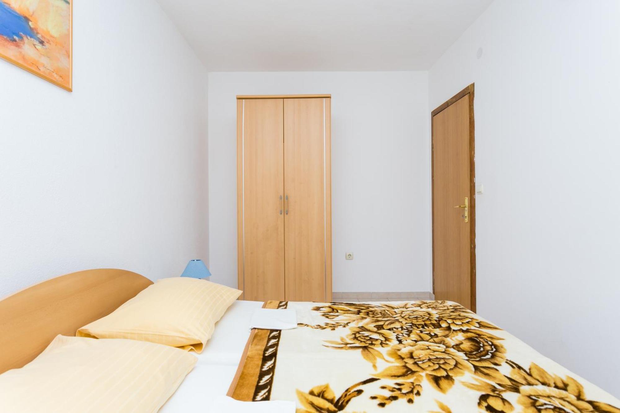 Family Friendly Apartments With A Swimming Pool Businci, Ciovo - 11232 تروغير الغرفة الصورة