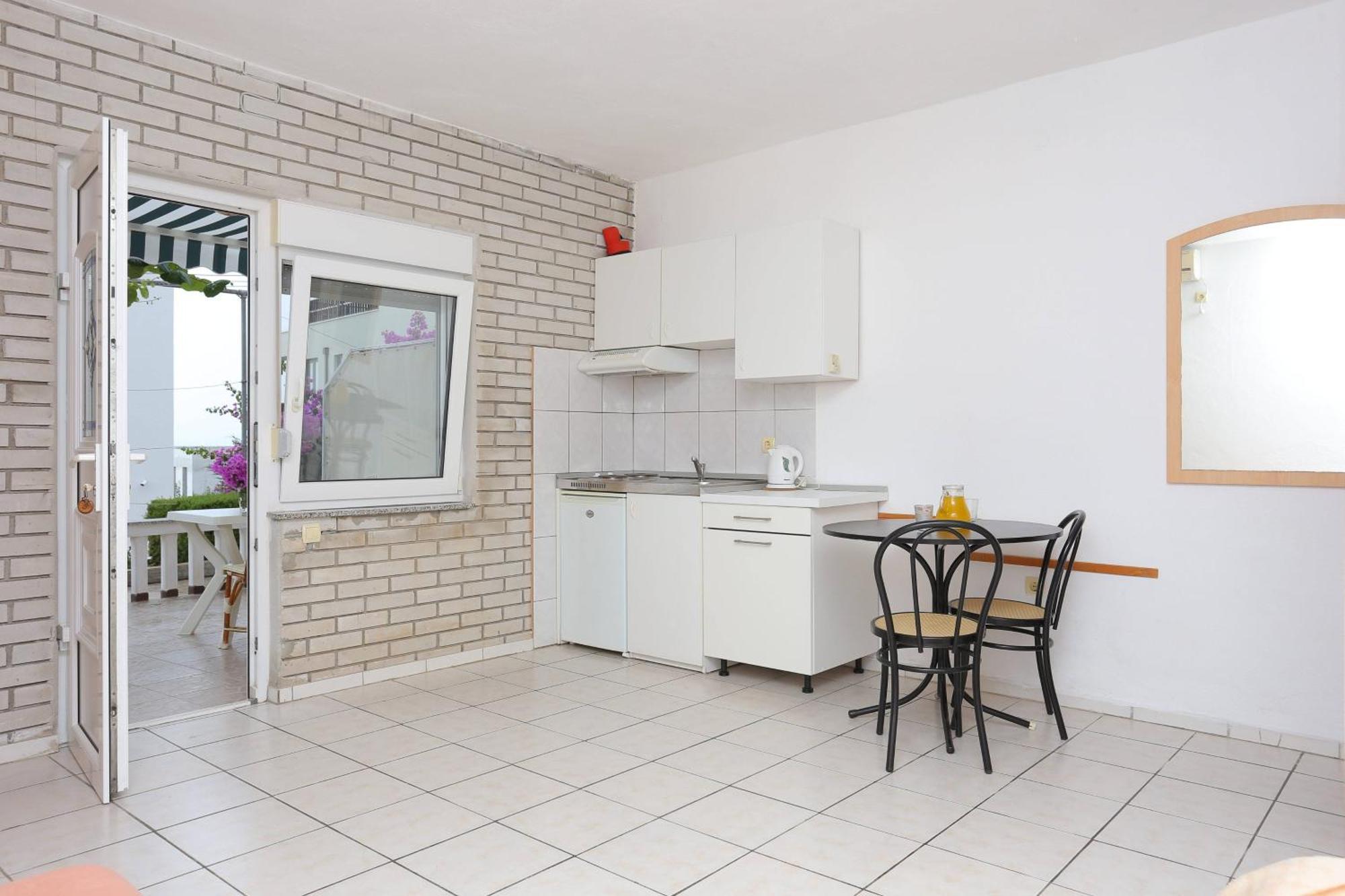 Family Friendly Apartments With A Swimming Pool Businci, Ciovo - 11232 تروغير المظهر الخارجي الصورة