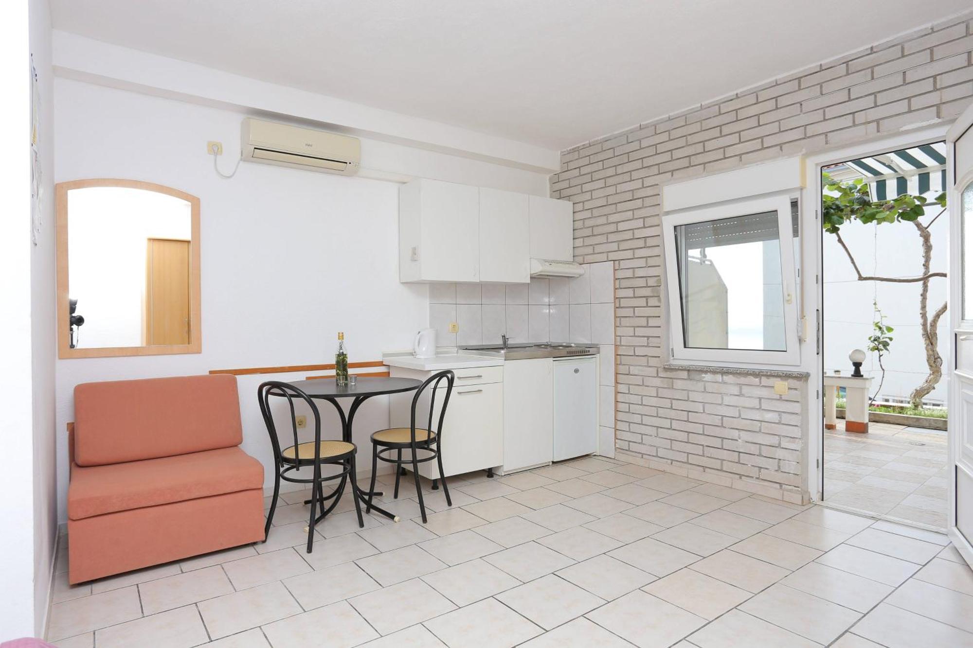 Family Friendly Apartments With A Swimming Pool Businci, Ciovo - 11232 تروغير المظهر الخارجي الصورة