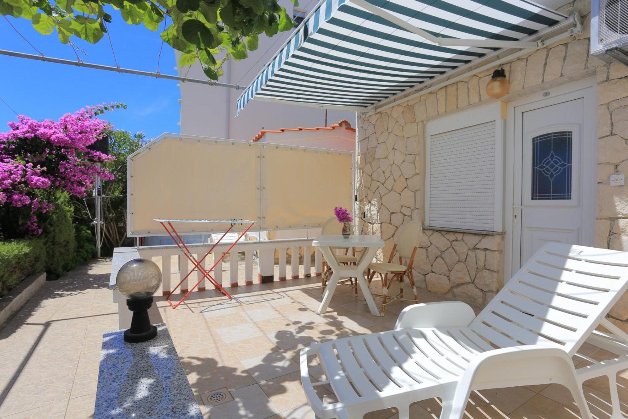 Family Friendly Apartments With A Swimming Pool Businci, Ciovo - 11232 تروغير المظهر الخارجي الصورة