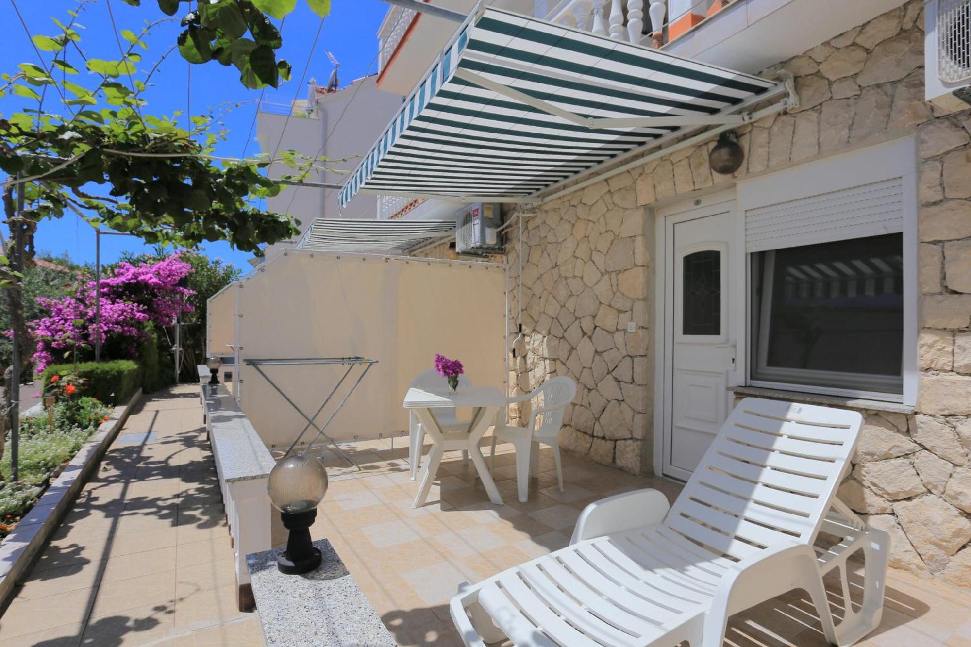 Family Friendly Apartments With A Swimming Pool Businci, Ciovo - 11232 تروغير المظهر الخارجي الصورة