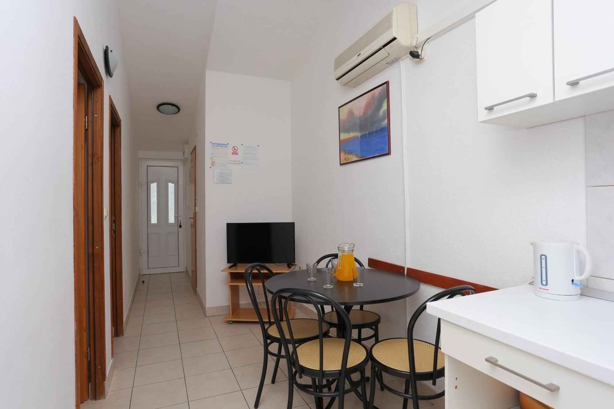Family Friendly Apartments With A Swimming Pool Businci, Ciovo - 11232 تروغير المظهر الخارجي الصورة