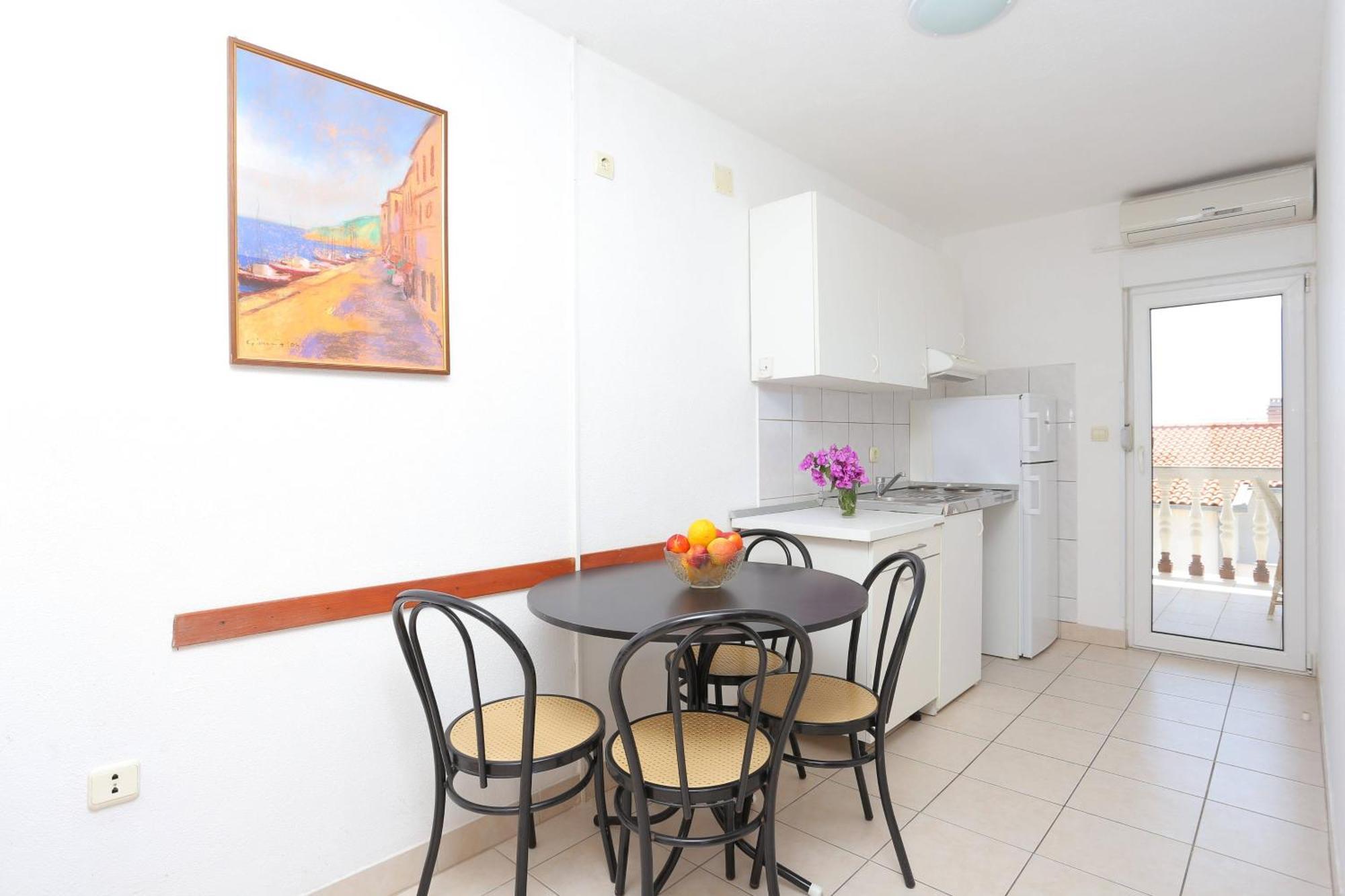 Family Friendly Apartments With A Swimming Pool Businci, Ciovo - 11232 تروغير المظهر الخارجي الصورة