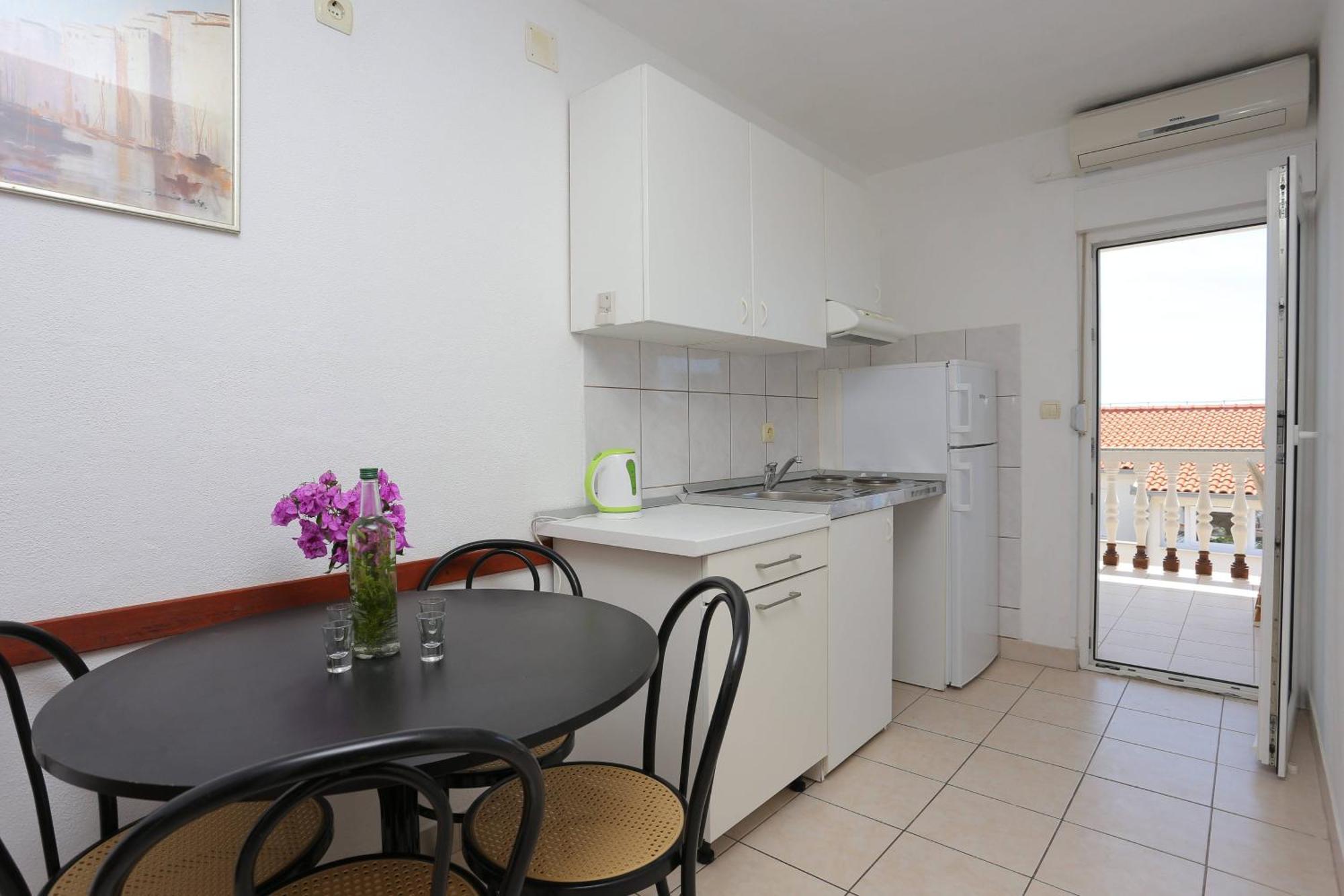 Family Friendly Apartments With A Swimming Pool Businci, Ciovo - 11232 تروغير المظهر الخارجي الصورة