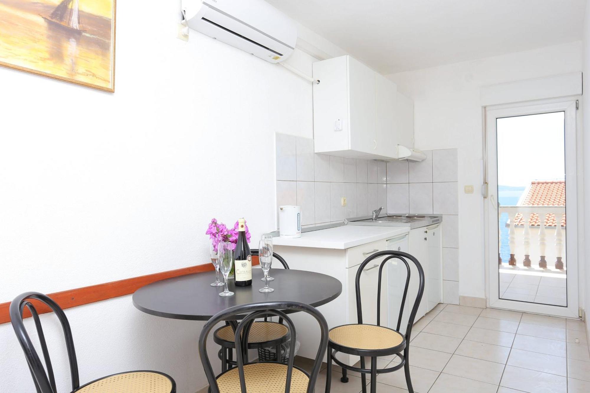 Family Friendly Apartments With A Swimming Pool Businci, Ciovo - 11232 تروغير المظهر الخارجي الصورة