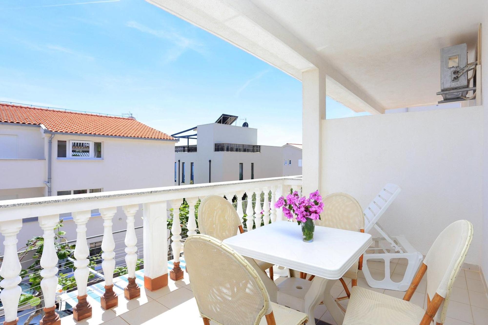 Family Friendly Apartments With A Swimming Pool Businci, Ciovo - 11232 تروغير المظهر الخارجي الصورة