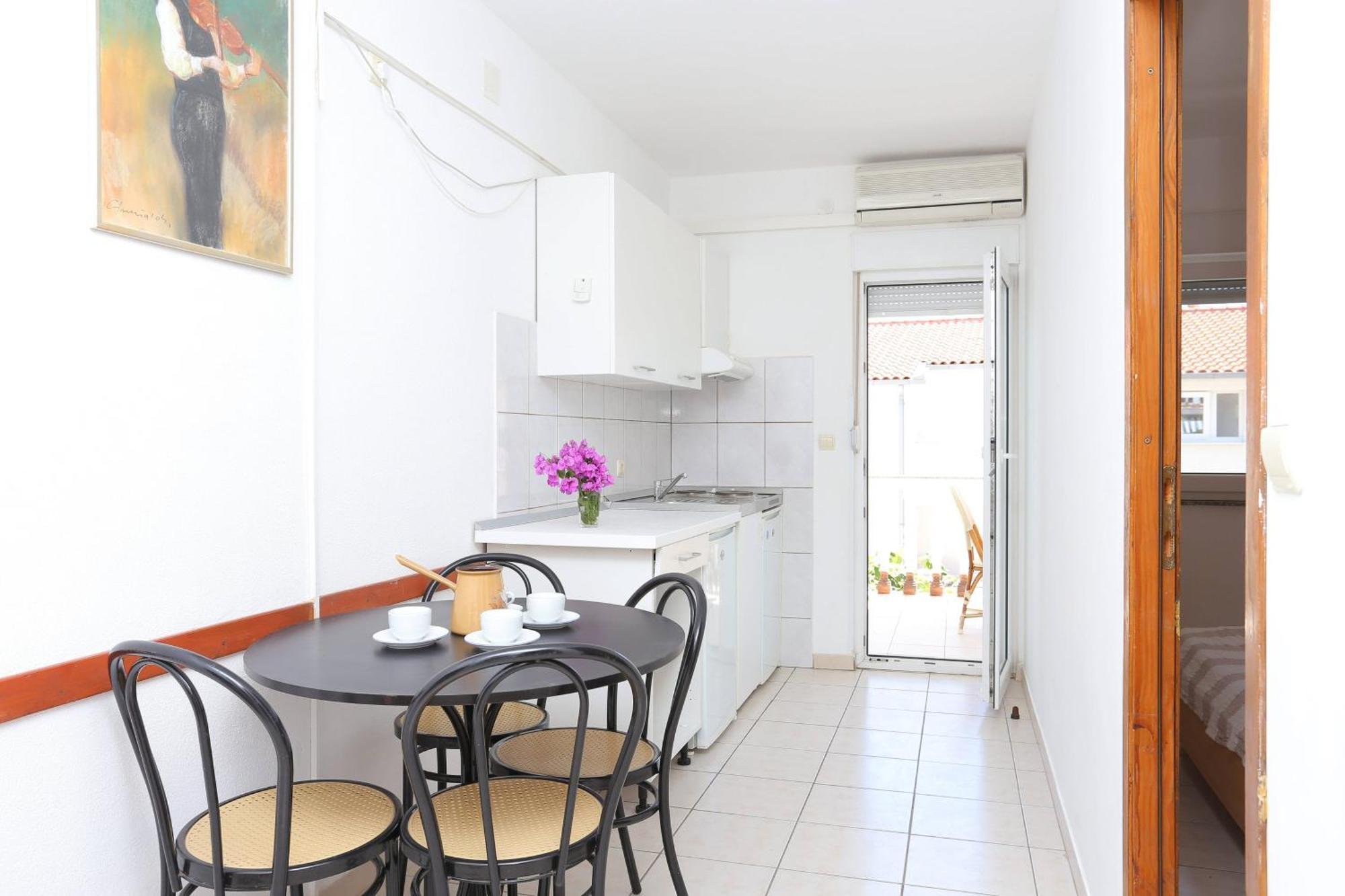Family Friendly Apartments With A Swimming Pool Businci, Ciovo - 11232 تروغير المظهر الخارجي الصورة